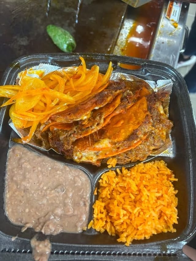 Quesabirrias Plate.